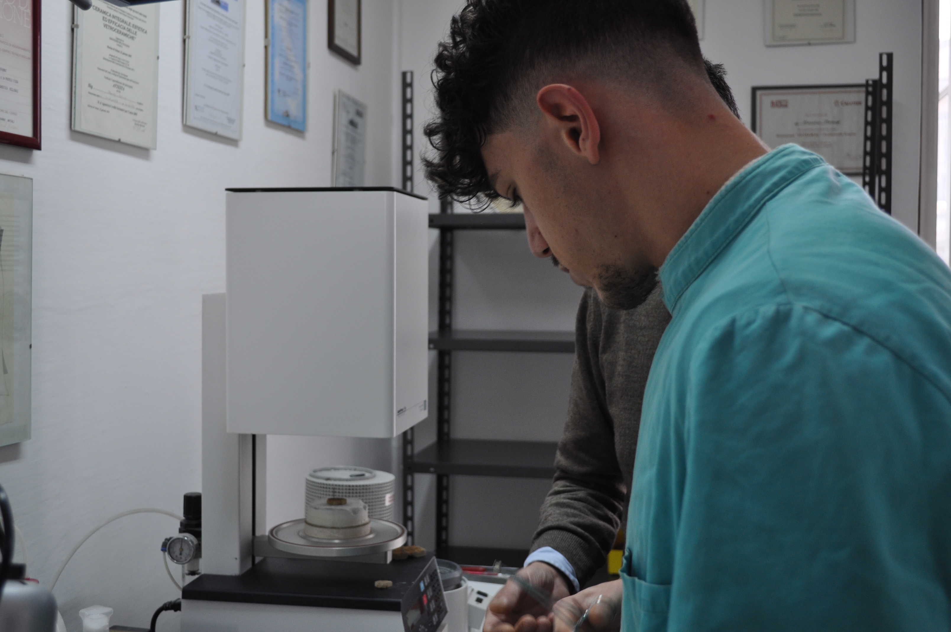 laboratorio odontotecnico lom